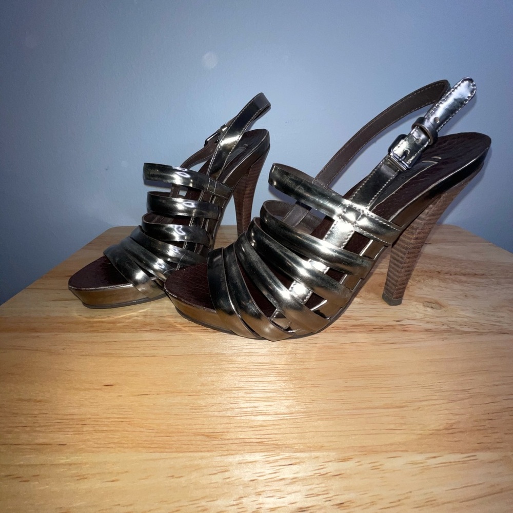 NEW BCBGMAXAZRIA COPPER COLORED HEELS